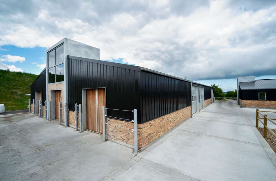 Elegante Gestaltung von Dächern und Fassaden, Nibevej 225, Frejlev, Aalborg,